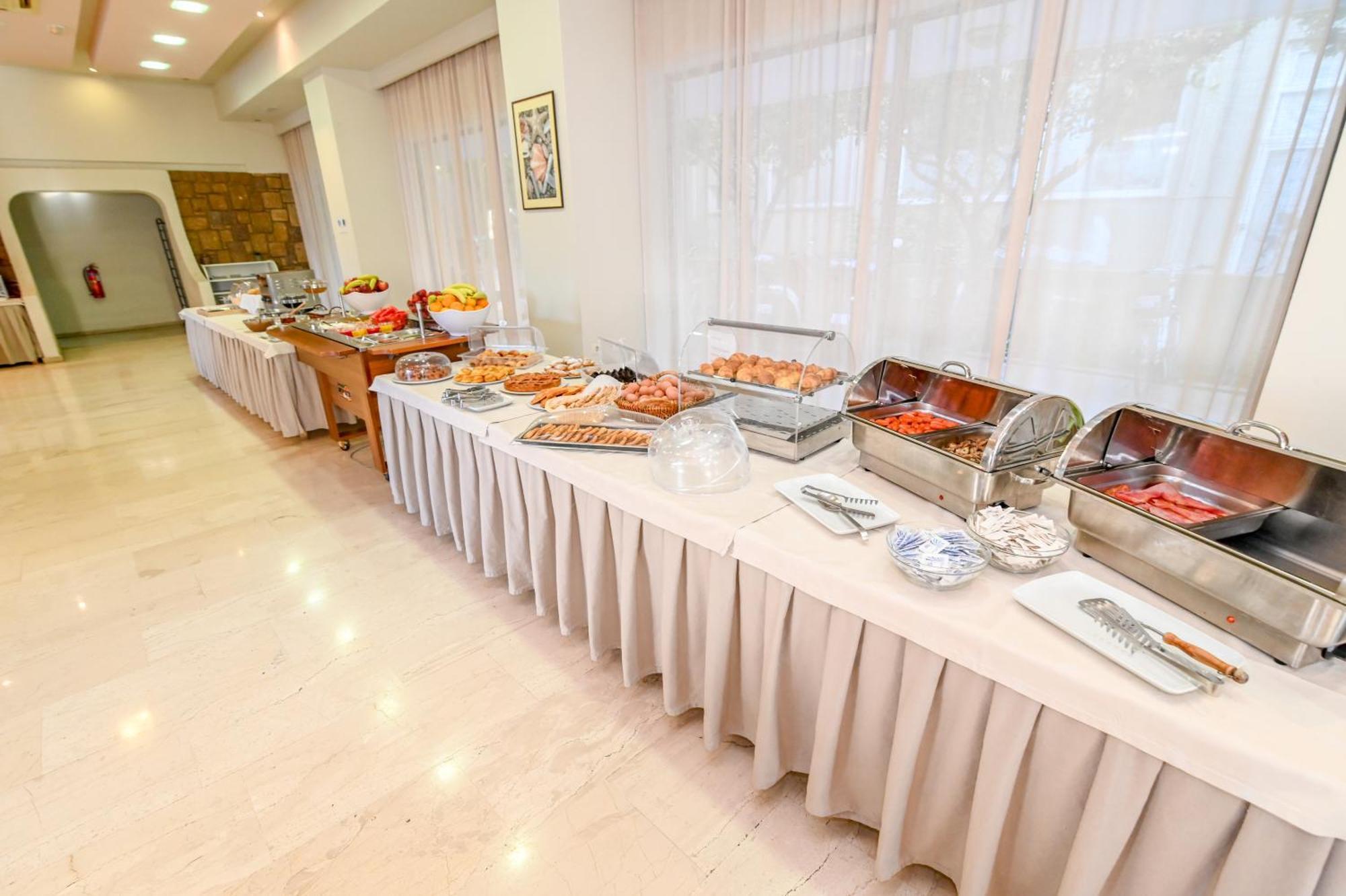 โรงแรมเซนต์ คอนสแตนติน คอสทาวน์ ภายนอก รูปภาพ